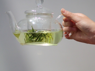 喝茶的好處和壞處分別是什么，長期喝茶有什么危害？