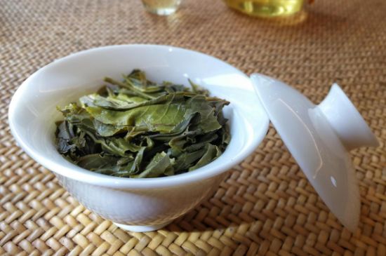 干吃茶葉致癌嗎，長期吃干茶葉的危害