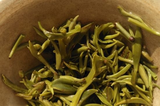 干吃茶葉致癌嗎，長期吃干茶葉的危害