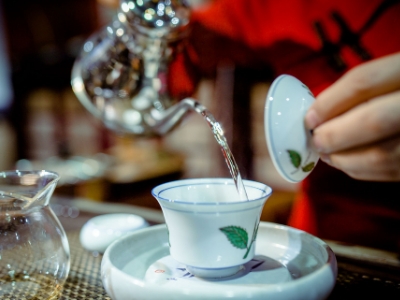 千萬別做兼職茶藝師，女人學(xué)茶藝好嗎？