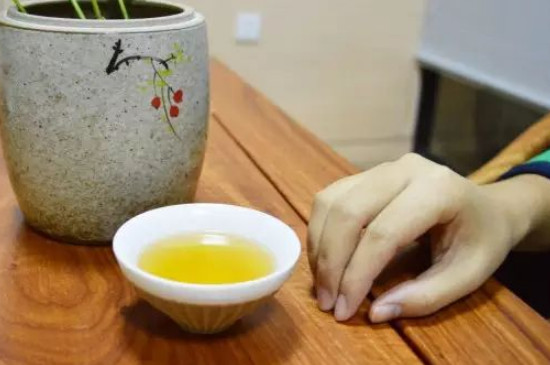 女人喝茶要行扣茶禮嗎，叩茶禮女士能用嗎？