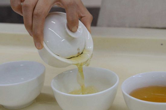 泡茶的順口溜，茶葉三泡是精華