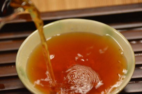 老茶浸蜜有什么功效，茶葉浸蜂蜜治咳嗽