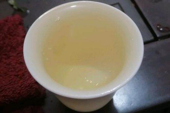 春茶上市白茶的好壞怎么區(qū)分，春白茶怎么分辨好不好？