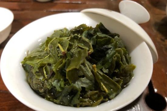香精茶喝多了會(huì)怎么樣，茶葉加香精有什么害處？