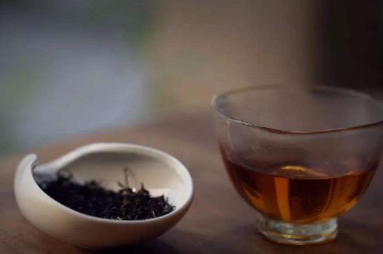 泡好的茶水放冰箱能保存多久，泡好的茶冷藏放多久？