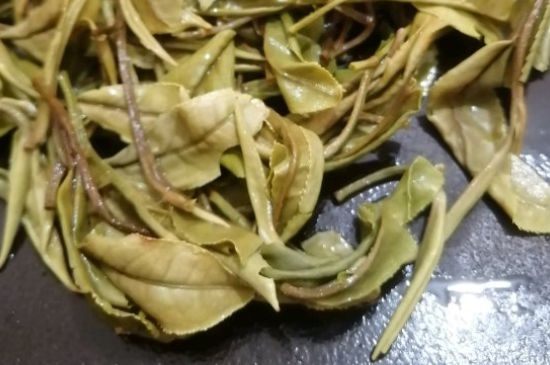 春茶上市白茶的好壞怎么區(qū)分，春白茶怎么分辨好不好？