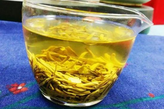 老茶和新茶哪個好，老茶好喝還是新茶好喝