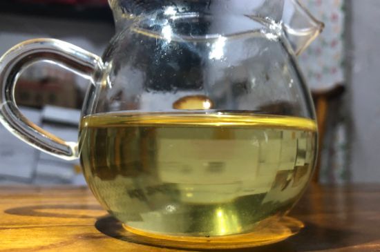 香精茶喝多了會(huì)怎么樣，茶葉加香精有什么害處？