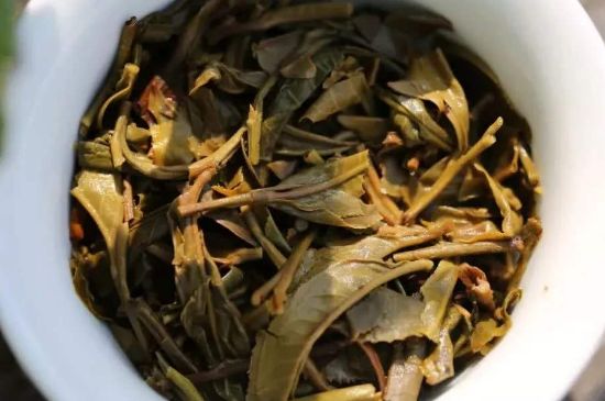 什么茶葉容易放香精，香精茶有什么危害？