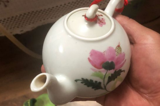 瓷壺適合泡什么茶，瓷器茶具喝什么茶好