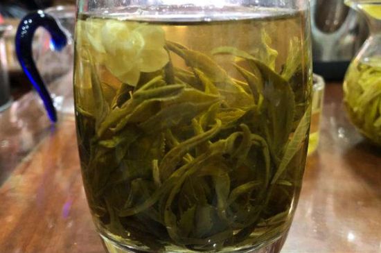 茉莉龍珠泡開后為什么都是梗，茉莉龍珠泡開后什么樣？