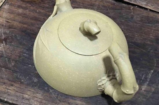 本山綠泥紫砂壺小黑點(diǎn)多嗎，真正本山綠泥會(huì)吐黑嗎？