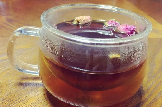 喝玫瑰花茶能祛斑嗎，玫瑰花茶有祛斑的功效嗎？