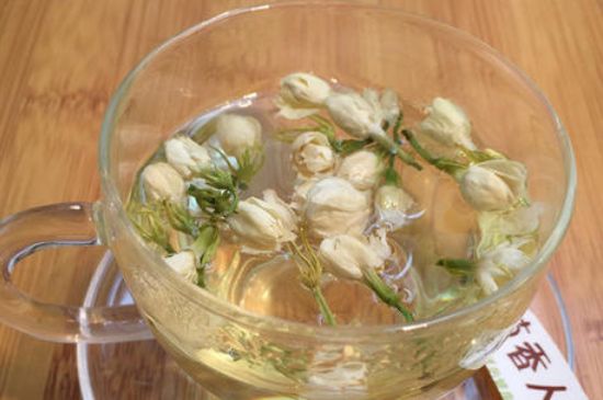 茉莉泡水禁忌，茉莉干花泡水的功效與禁忌