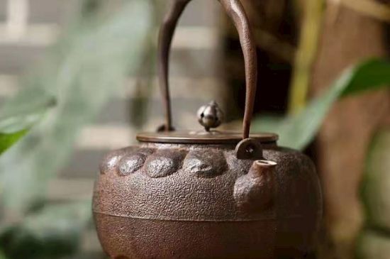 老鐵壺煮茶的害處，鐵壺為什么不能煮茶？
