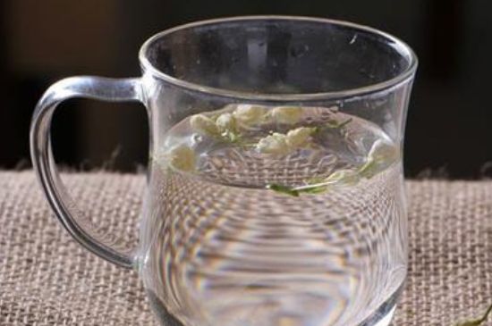 茉莉泡水禁忌，茉莉干花泡水的功效與禁忌