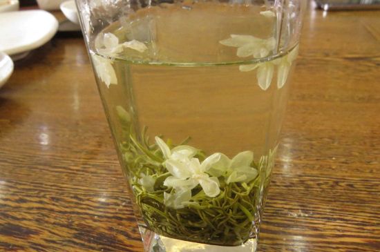 茉莉龍珠可以和什么一起泡茶，茉莉龍珠茶能加蜂蜜嗎？