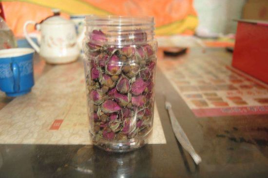玫瑰花茶上火嗎，盲目喝玫瑰花茶易上火