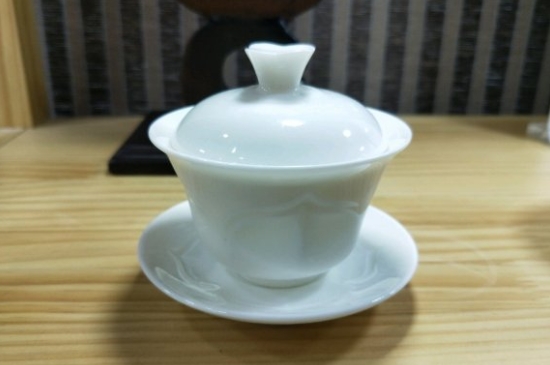 常見的七大材質(zhì)的茶具優(yōu)缺點(diǎn)，用什么材質(zhì)的茶具泡茶最好？