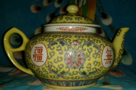 瓷壺適合泡什么茶，瓷器茶具喝什么茶好