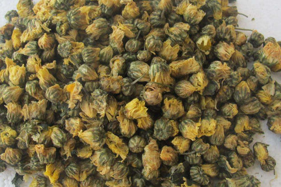 菊花茶大朵小朵有什么區(qū)別，菊花喝大朵還是小朵？