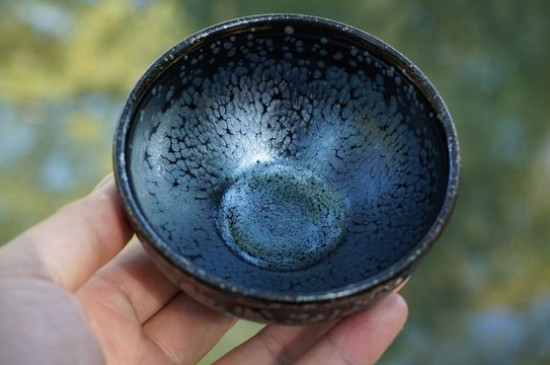 怎么鑒別建盞化學(xué)釉，真假建盞的對(duì)比與辨別