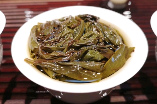 長(zhǎng)期喝巖茶會(huì)上火嗎？巖茶這樣喝了容易上火！