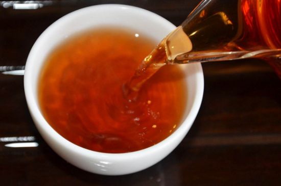 茯磚茶與普洱茶哪個(gè)好，茯茶和普洱茶口味區(qū)別