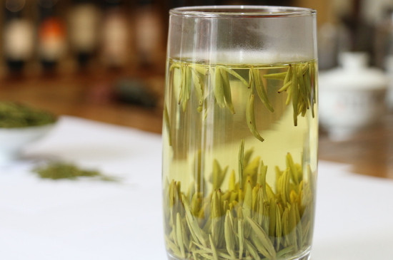 竹葉青茶泡不立起來怎么回事，竹葉青茶怎么泡立起來