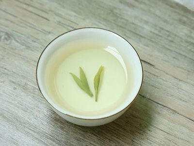 竹葉青茶怎么樣，檔次較高味道略苦價格比較貴