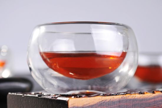 紅茶放置10年還能喝嗎，多年過期紅茶居然還能喝？