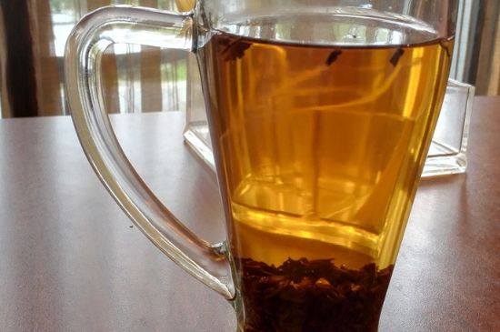紅茶放置10年還能喝嗎，多年過期紅茶居然還能喝？