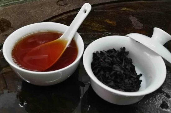 肉桂茶和大紅袍哪個貴，武夷山肉桂與大紅袍的價格比較