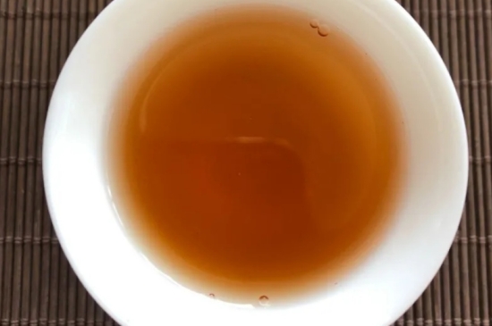 老白茶上火還是去火？夏季喝煮的老白茶會(huì)容易上火！