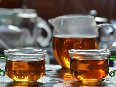 紅茶和綠茶的區(qū)別，常喝紅茶好還是綠茶好？