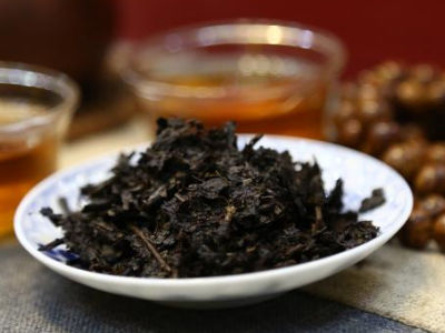黑茶的功效與作用，長期喝黑茶有什么功效？