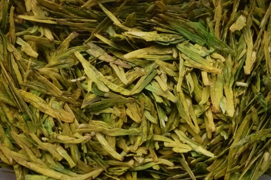 西湖龍井茶毫和發(fā)霉區(qū)別圖片，長霉的龍井茶葉會(huì)是什么樣？