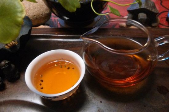 正山小種對(duì)胃好嗎，正山小種養(yǎng)胃還是傷胃