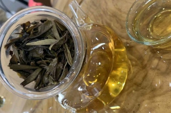 白茶三年為藥七年為寶的原理，為什么說(shuō)一年茶三年藥七年寶？