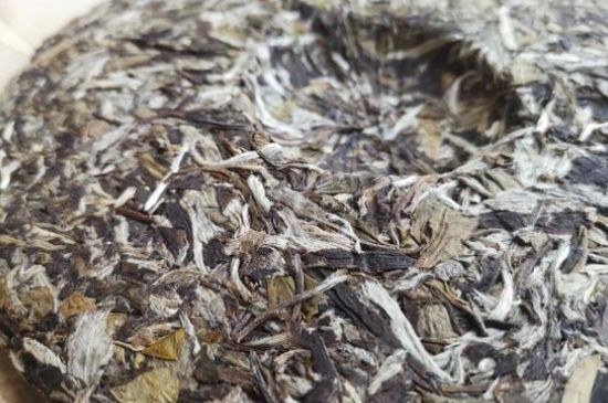 7年壽眉和2年白牡丹哪個(gè)好，老白茶壽眉與白牡丹的口感區(qū)別