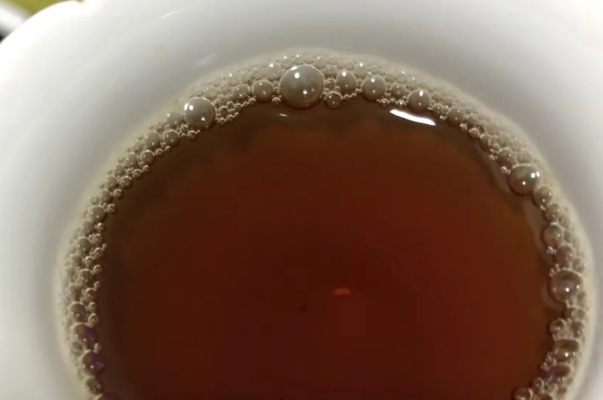 老白茶上火還是去火？夏季喝煮的老白茶會(huì)容易上火！