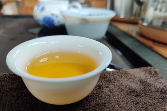 蜜蘭香好還是鴨屎香好，鳳凰單叢茶蜜蘭香和鴨屎香特點(diǎn)有哪些？