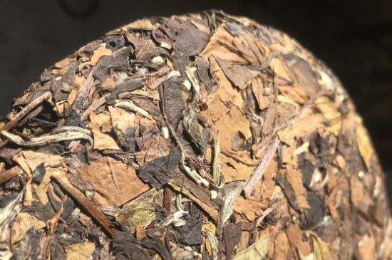 7年壽眉和2年白牡丹哪個(gè)好，老白茶壽眉與白牡丹的口感區(qū)別