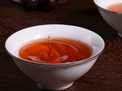 紅茶和綠茶的區(qū)別，常喝紅茶好還是綠茶好？