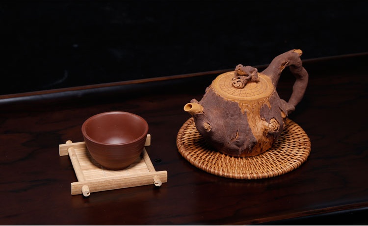 仿木外皮紫砂壺，創(chuàng)意木樁手工雕刻紫砂壺